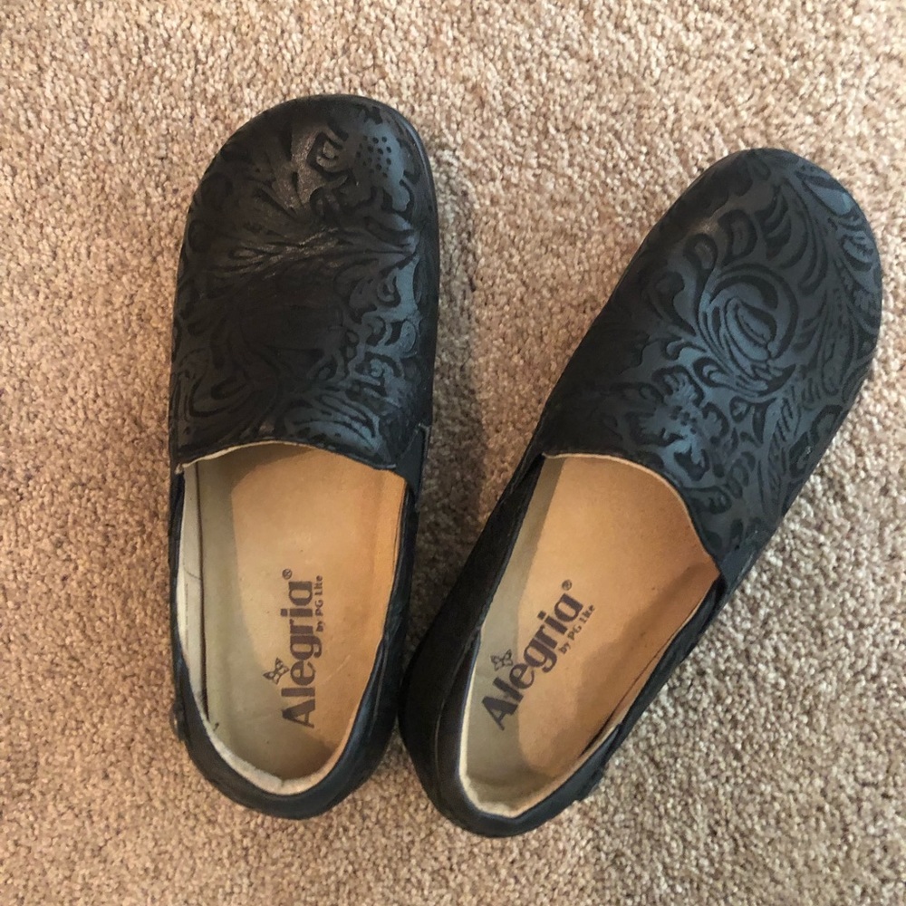 Algeria black clogs medical